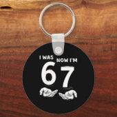 Six Seven Meme 7 Year Old Birthday Shirt Was 6 Now Sleutelhanger (Voorkant)