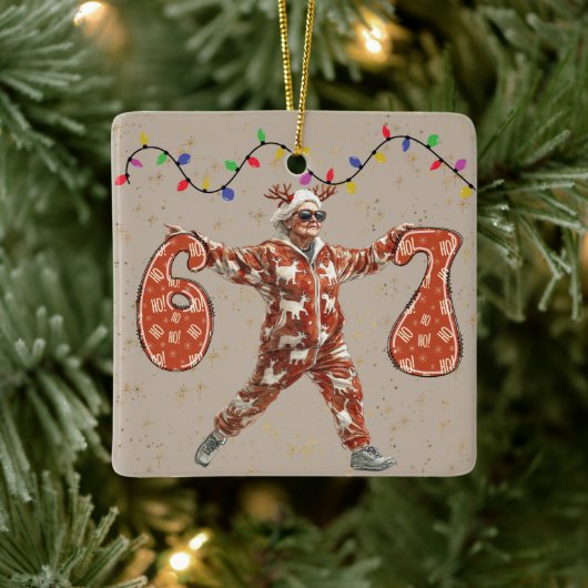 Six Seven Oma in Pyjama Kerst  Keramisch Ornament (Boom)