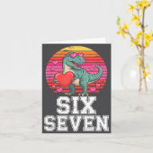 Six Seven Valentine’s Day Dinosaur T-rex For Kids  Kaart (Gele Bloem)