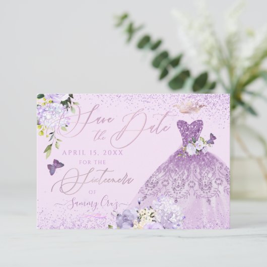 Sixteenera Save the Date Dusty Paarse Gown Kaart (Staand voorkant)