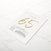 Sixty five | Modern Gold 65th Birthday Party Folie Uitnodiging (Gedraaid)