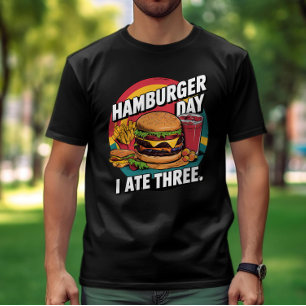 Sizzling Burger Delight Met Gouden Fries en Refr T-shirt