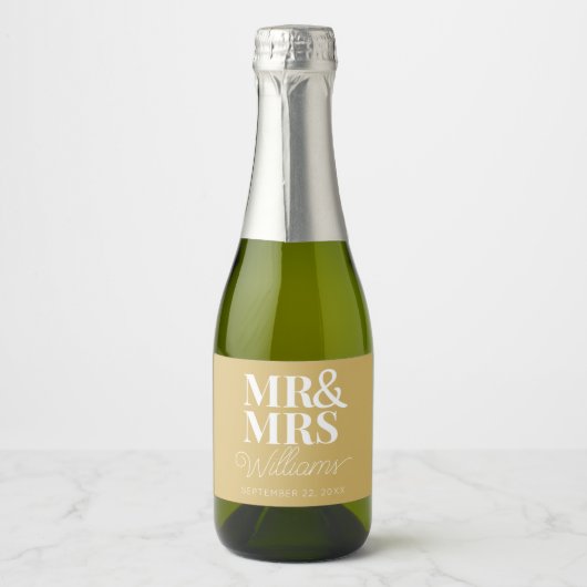 Sjabloon bruiloft gunst Mr. & Mrs. Naam Modern Min Sparkling Wijnetiket (Voorkant)