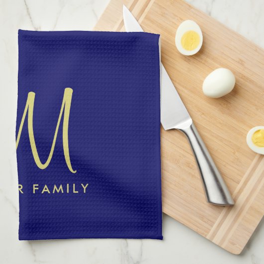 Sjabloon Goud Monogram Familienaam Navy Blauw Theedoek (Quarter Fold)