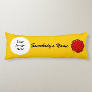 Sjabloon van Red Flower Ribbon door Kenneth Yoncic Lichaamskussen