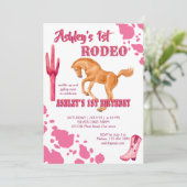 Sjabloon van roze eerste rodeo cowgirl op verjaard kaart (Staand voorkant)