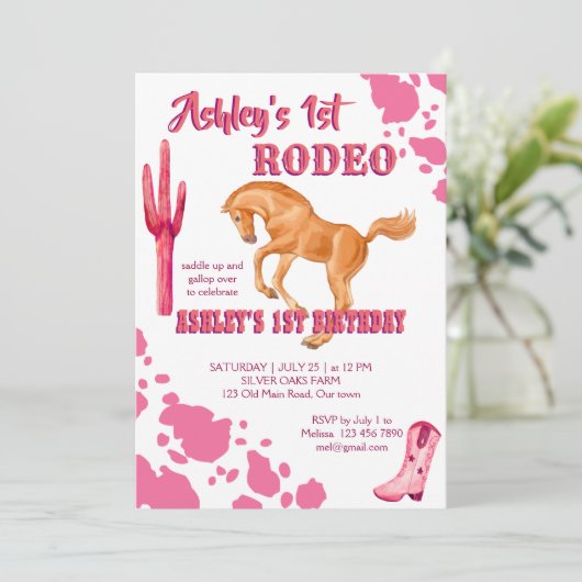 Sjabloon van roze eerste rodeo cowgirl op verjaard kaart (Staand voorkant)