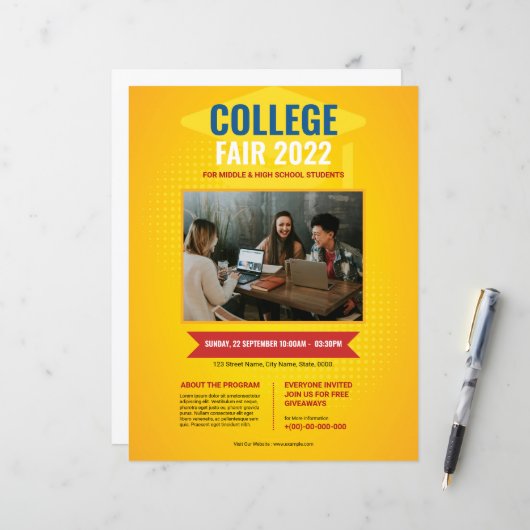Sjabloon voor flyer voor universiteitsbeurs (Voorkant / Achterkant in situ)