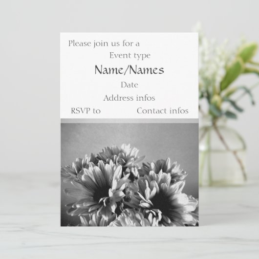 Sjabloon voor uitnodiging op zwarte en witte bloem (Staand voorkant)
