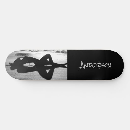 Skateboard Black White Beach lady (Horizontaal)