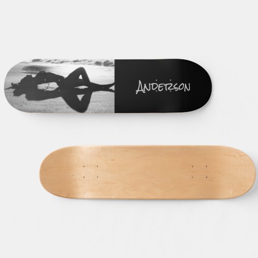 Skateboard Black White Beach lady (Horizontaal)