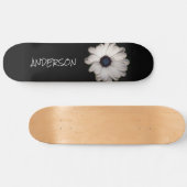 Skateboard Black White Daisy flower (Horizontaal)