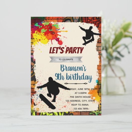 Skateboard graffiti verjaardagsfeest uitnodiging (Staand voorkant)