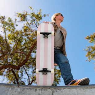 Skateboard  in roze en witte strepen