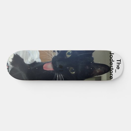Skateboard kat tong uit (Horizontaal)