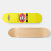 skateboard "KISS ME" (Horizontaal)