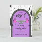 Skateboard komt langs strandsport kaart (Staand voorkant)