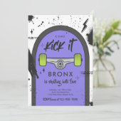 Skateboard komt langs strandsport kaart (Staand voorkant)