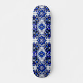 Skateboard met Blauw Wit Kleuren Design (Voorkant)