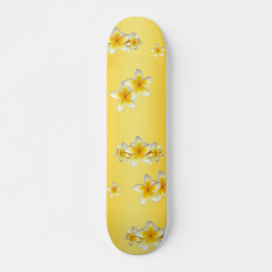Skateboard met Frangapani bloem