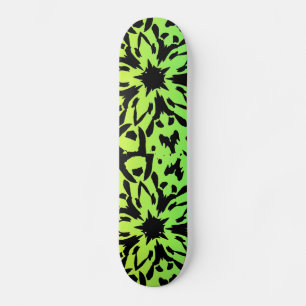 Skateboard met grafische bloemen