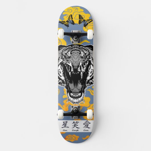 SKATEBOARD MET JAPANESE TIGER EN GEEL CLOUDS (Voorkant)