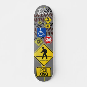 Skateboard met verkeersborden
