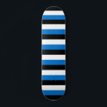Skateboard met vlag van Estland<br><div class="desc">Show je passie voor Estland en de schaats cultuur met dit opvallende skateboard met de gedurfde vlag van Estland! Ontworpen voor zowel prestaties als vaderlandsliefde, toont dit skateboard met Estland-thema trots de iconische blauwe, zwarte en witte strepen in een strakke, opvallende lay-out. Of je nu door de straten vaart, trucs...</div>