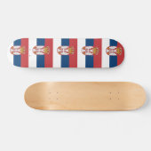 Skateboard met vlag van Servië (Horizontaal)