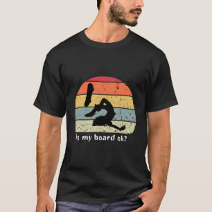 Skateboard met vuurvaste ruggegraat en zonneklare t-shirt