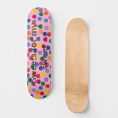 Skateboard mit bunten Punkten und rosa Hintergrund (Voorkant)