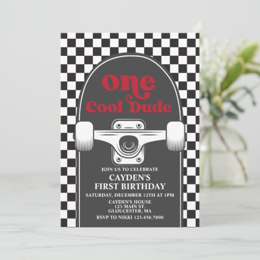 Skateboard One Cool guy 1st Birthday Uitnodiging (Staand voorkant)