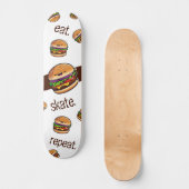 Skateboard patroon burger kawaii "eat skate repeat (Voorkant)