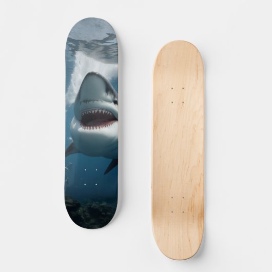 Skateboard Tiburón en el Mar Azul (Voorkant)