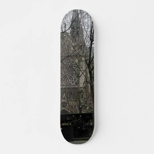 Skateboard van Notre Dame Church (Voorkant)