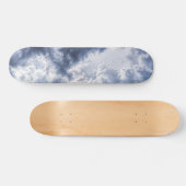 skateboard van stormachinewolken (Horizontaal)