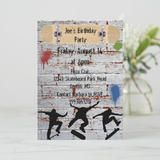 Skateboard verjaardagsfeestje uitnodigingen (Staand voorkant)