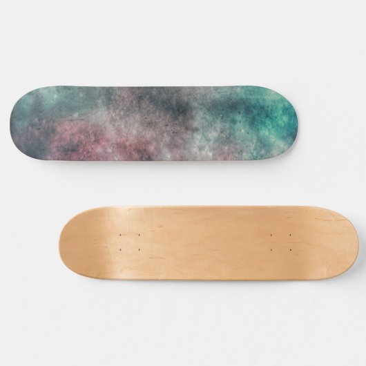 skateboard voor blauwgroen en roos wolken (Horizontaal)