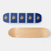 Skateboard with flag of Quebec City, Canada (Horizontaal)