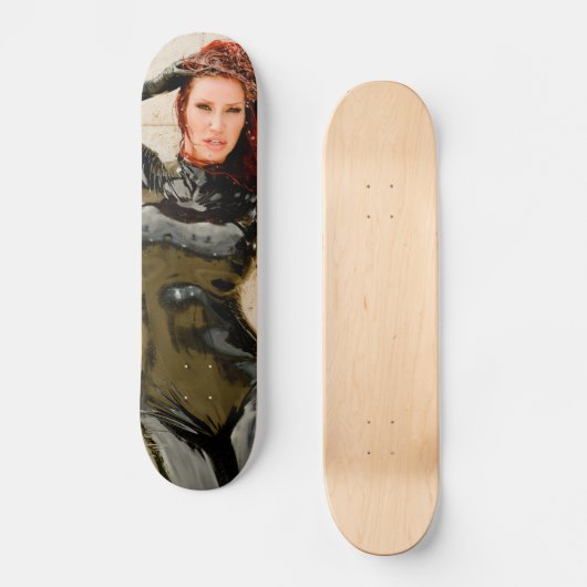SKATEBOARD - zwarte latex - Bianca Beauchamp (Voorkant)