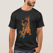 Skateboarde German Shepherd Cute Dog Skateboarde T-shirt (Voorkant)