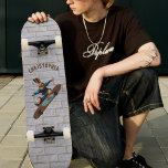 Skateboarden Konijnenkonijn Brick Wall Naam Persoonlijk Skateboard<br><div class="desc">Urban hiphop skateboarden konijnenskateboard voor jongens / kinderen.  naam tekst op spot licht donkergrijze bakstenen muur achtergrond.</div>