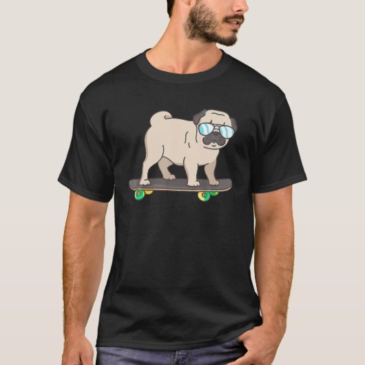 Skateboarden Pug Shirt Pug Dog op Skateboard Fun (Voorkant)