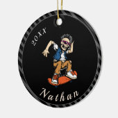 Skateboarden Skater Name & Year Striped Keramisch Ornament (Links)