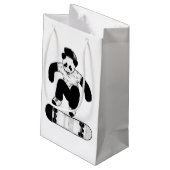 Skateboarding Panda Klein Cadeauzakje (Achterkant Gekanteld)