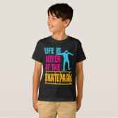 Skatende Tiener Longboard Skateboarder Skateboarde T-shirt (Voorkant volledig)
