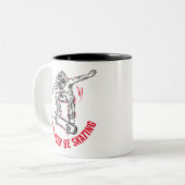 Skater Doing Mid-Air, in plaats van schaatsen Tweekleurige Koffiemok (Voorkant links)