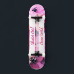 Skater Girl Gone Wild skateboard<br><div class="desc">Pak je voeten op dit Winning Skater board! Maak dit skateboard uw door jouw tekst toe te voegen. Als u toegang wilt krijgen tot geavanceerde bewerkingsgereedschappen, gaat u naar "Deze sjabloon aanpassen" en klikt u op "Details", scrolt u naar beneden en drukt u op de link "Klik om verder aan...</div>