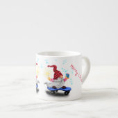 Skater Kerst Gnome met Gift Mok (Voorkant rechts)