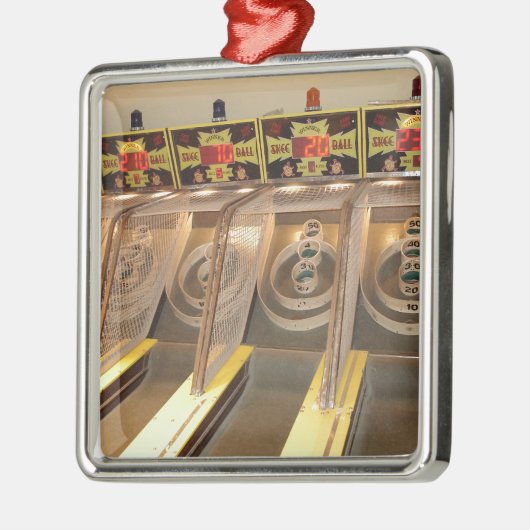 SKEE BALL! METALEN ORNAMENT (Links)